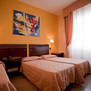 https://la-pace-hotel.it-tuscanyhotel.com